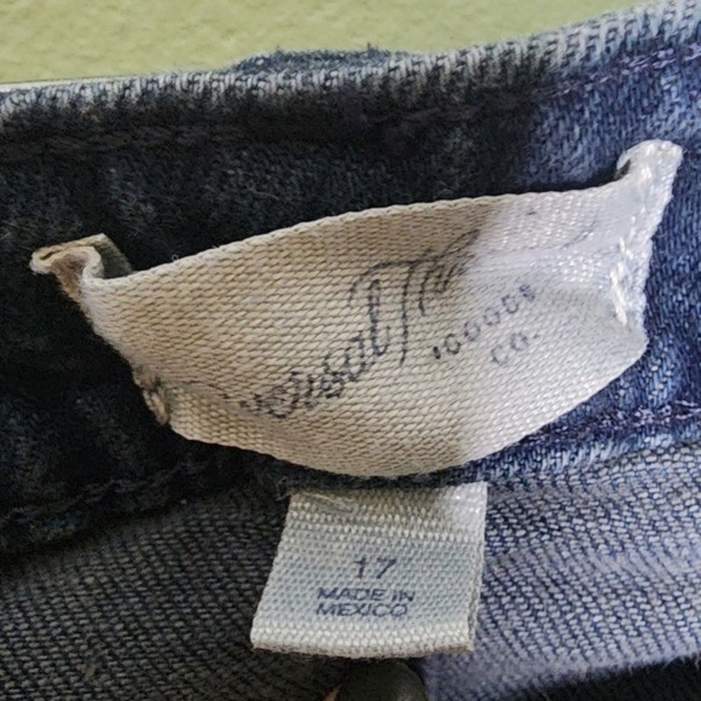 Universal Thread Mid Rise 80s Slim Dark Wash Denim Frayed Raw Hem Grunge 17 - Picture 5 of 10